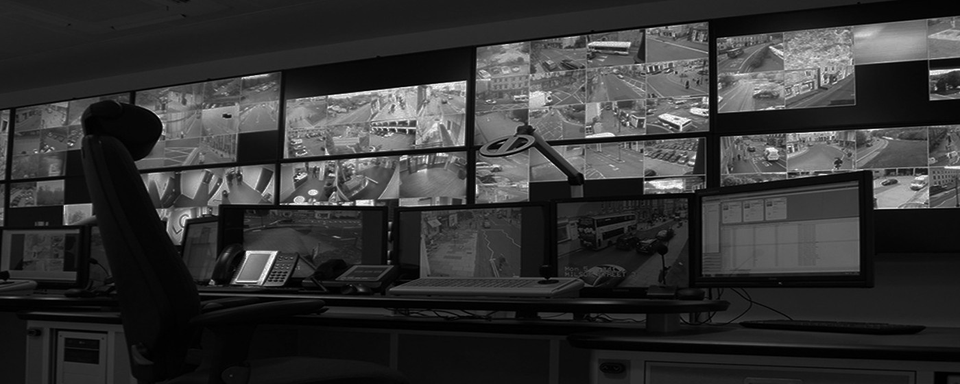 Güvenlik kamera izleme odası